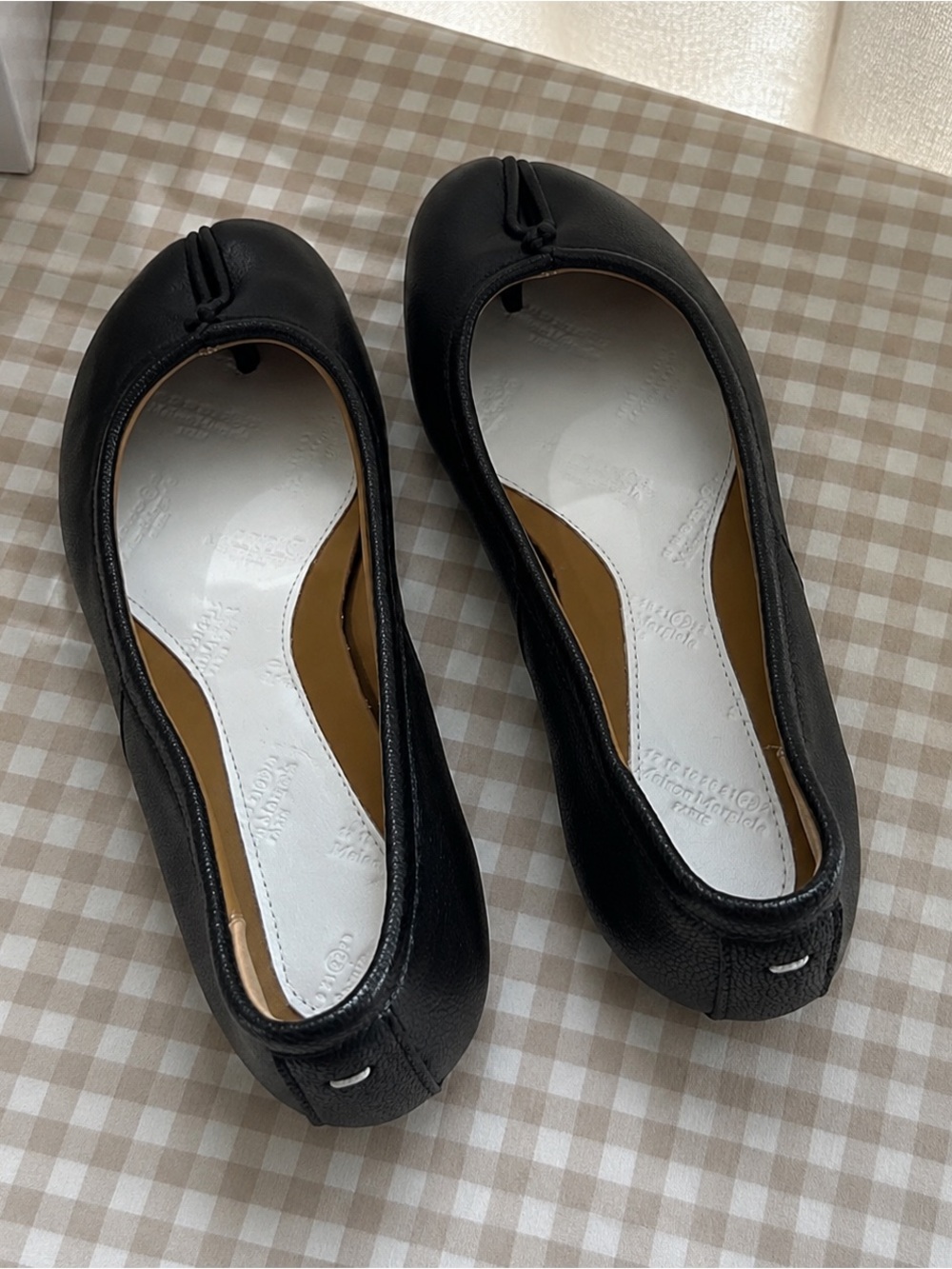 Maison Martin Margiela Black Split-Toe Leather Flats - Picture 2 of 4